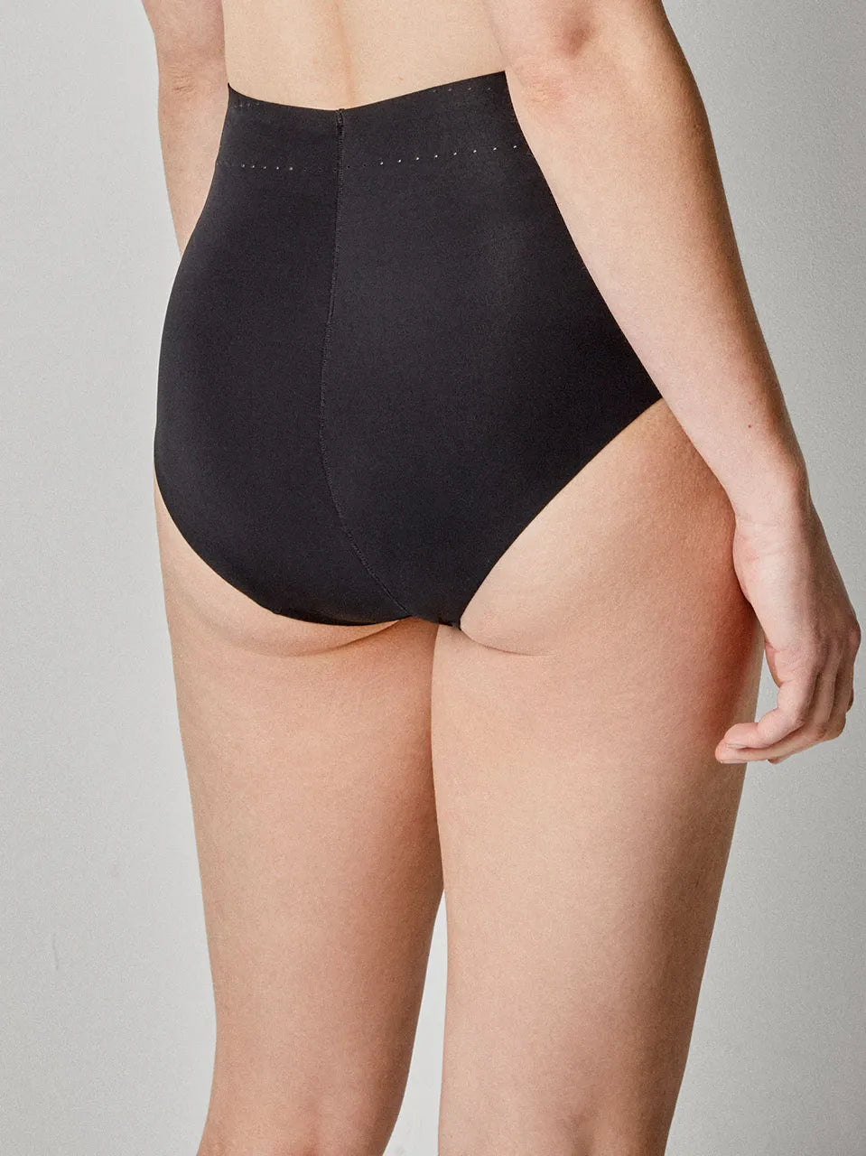 GISELA Slip alto con rinforzo frontale Ref:1/10048B